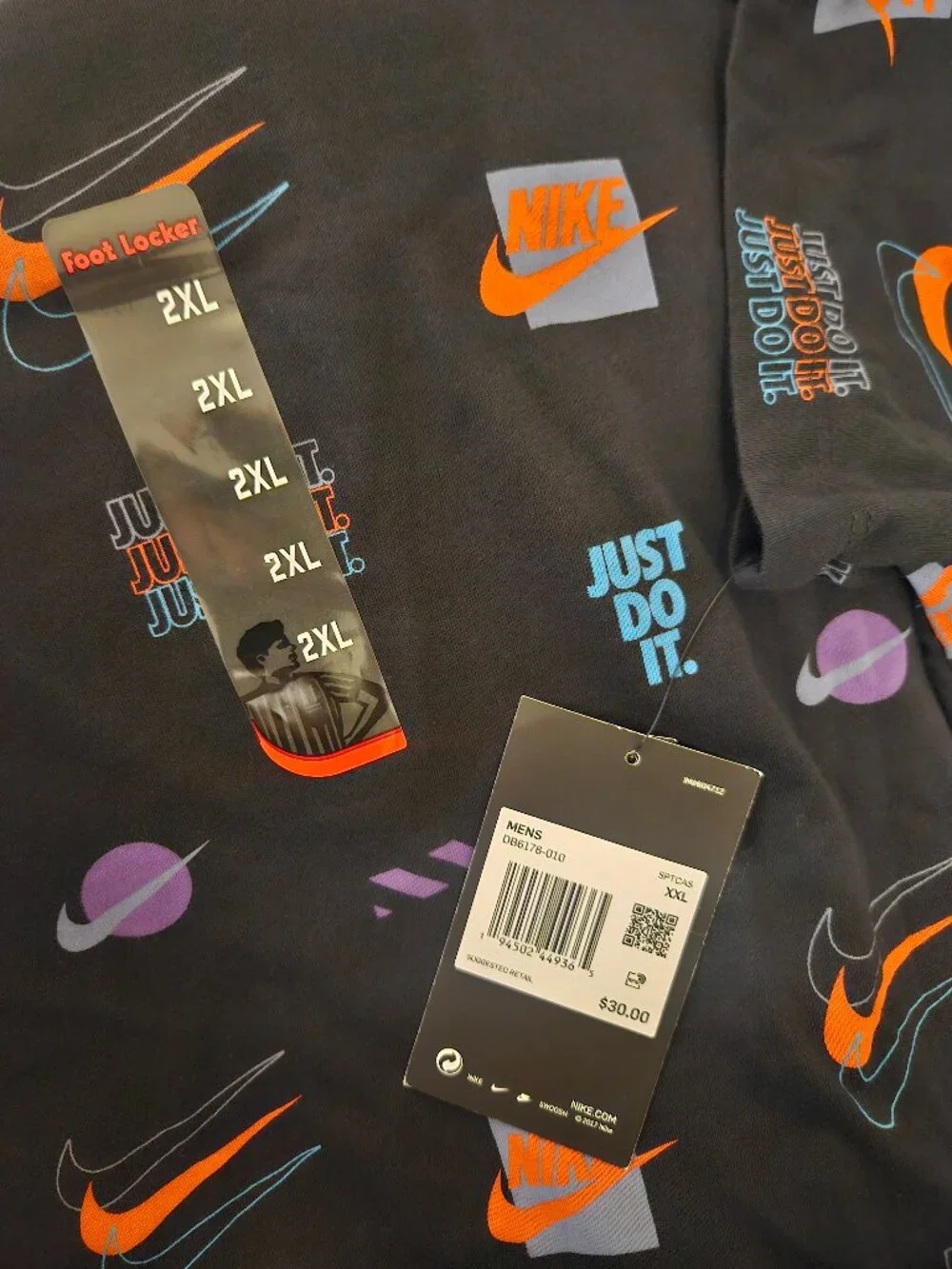 Nike SPORTSWEAR T-SHIRT DB6176-010 Size 2XL Men's